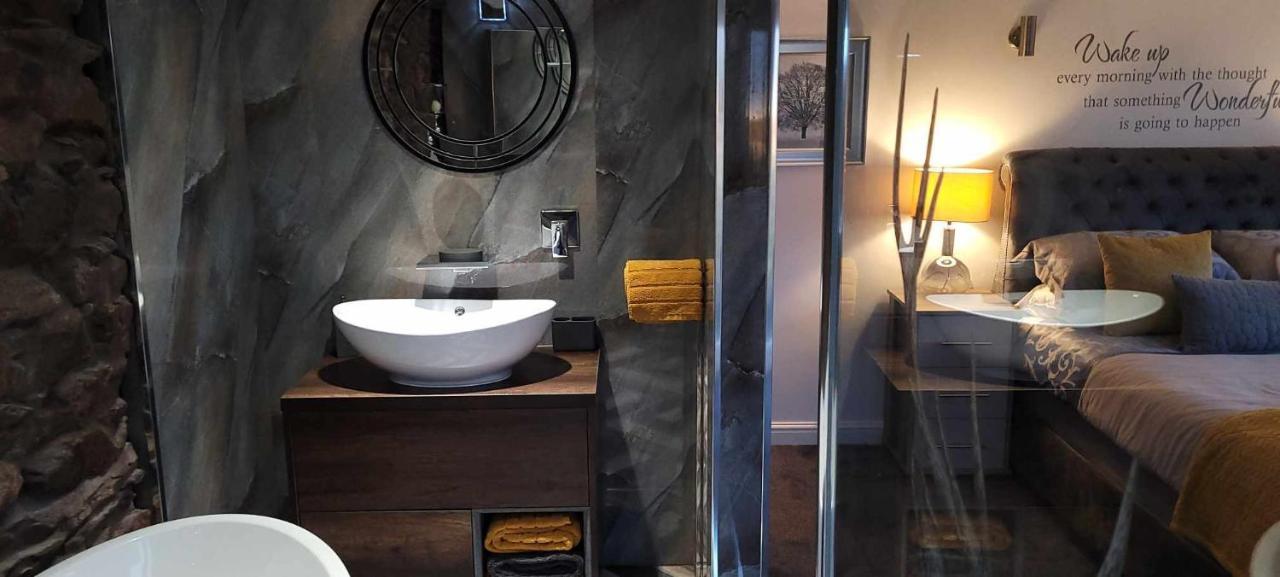 No 7 Boutique Apartment Ulverston Eksteriør billede